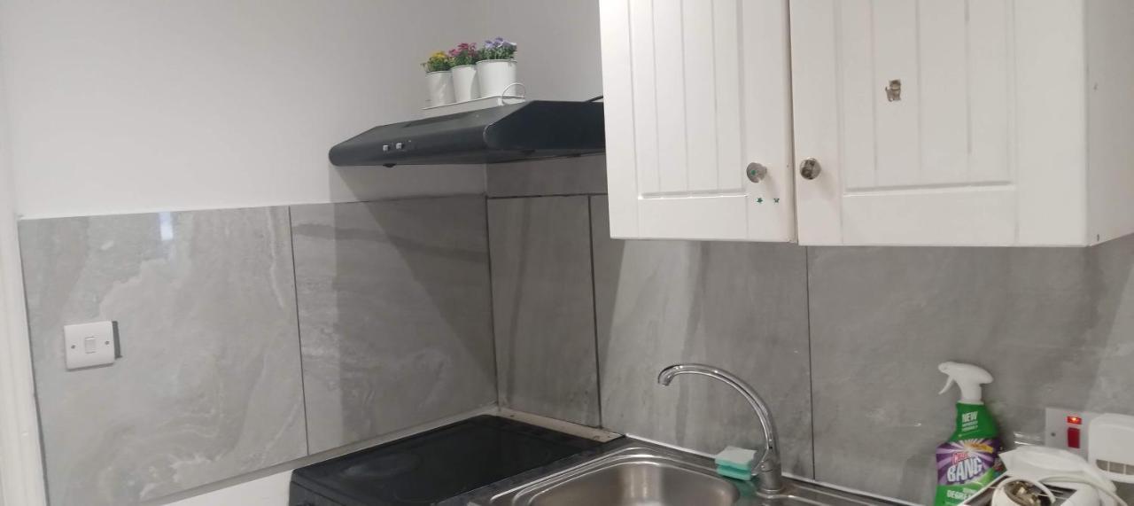 Comfortable Double Room 런던 외부 사진