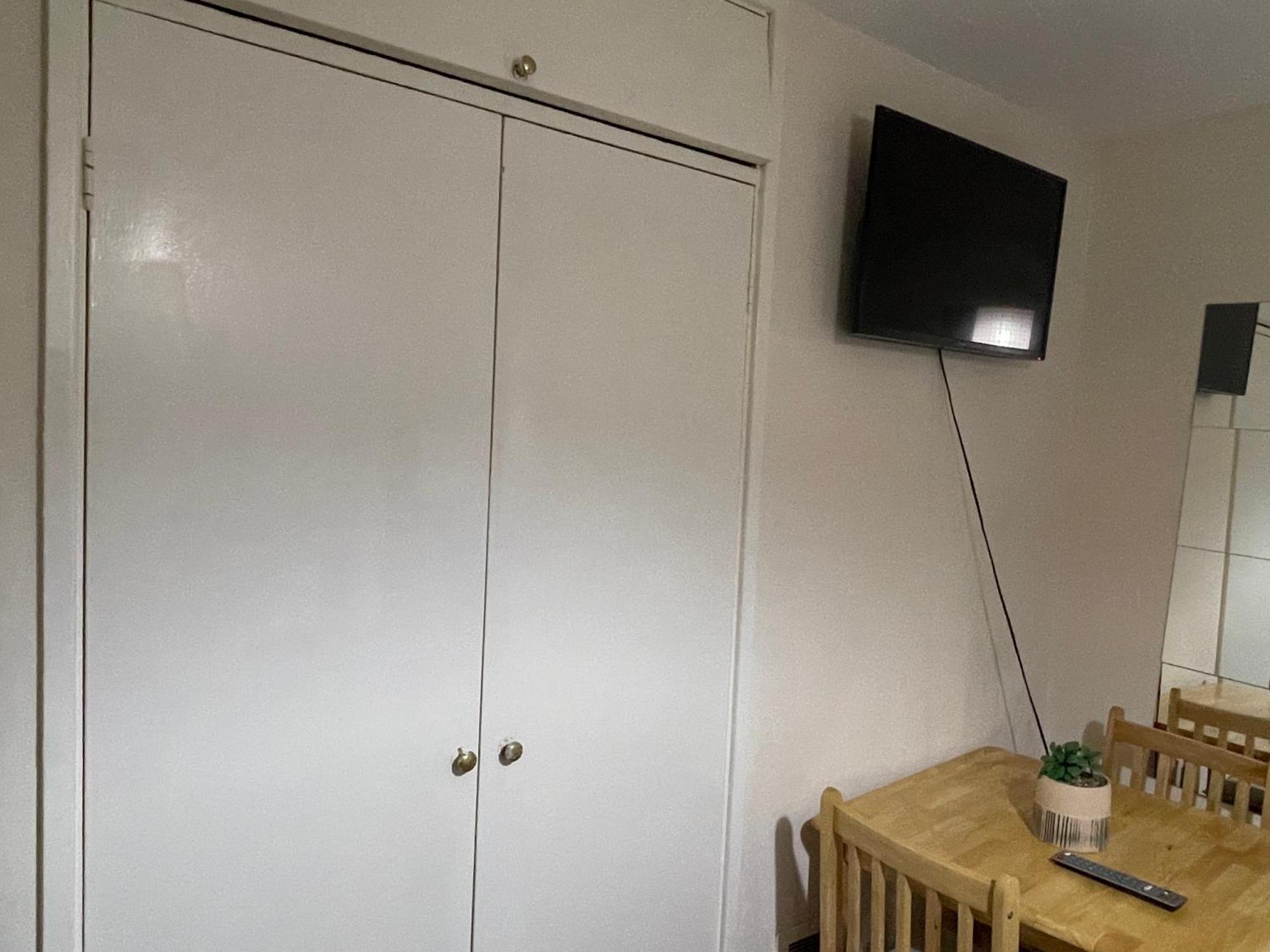 Comfortable Double Room 런던 외부 사진