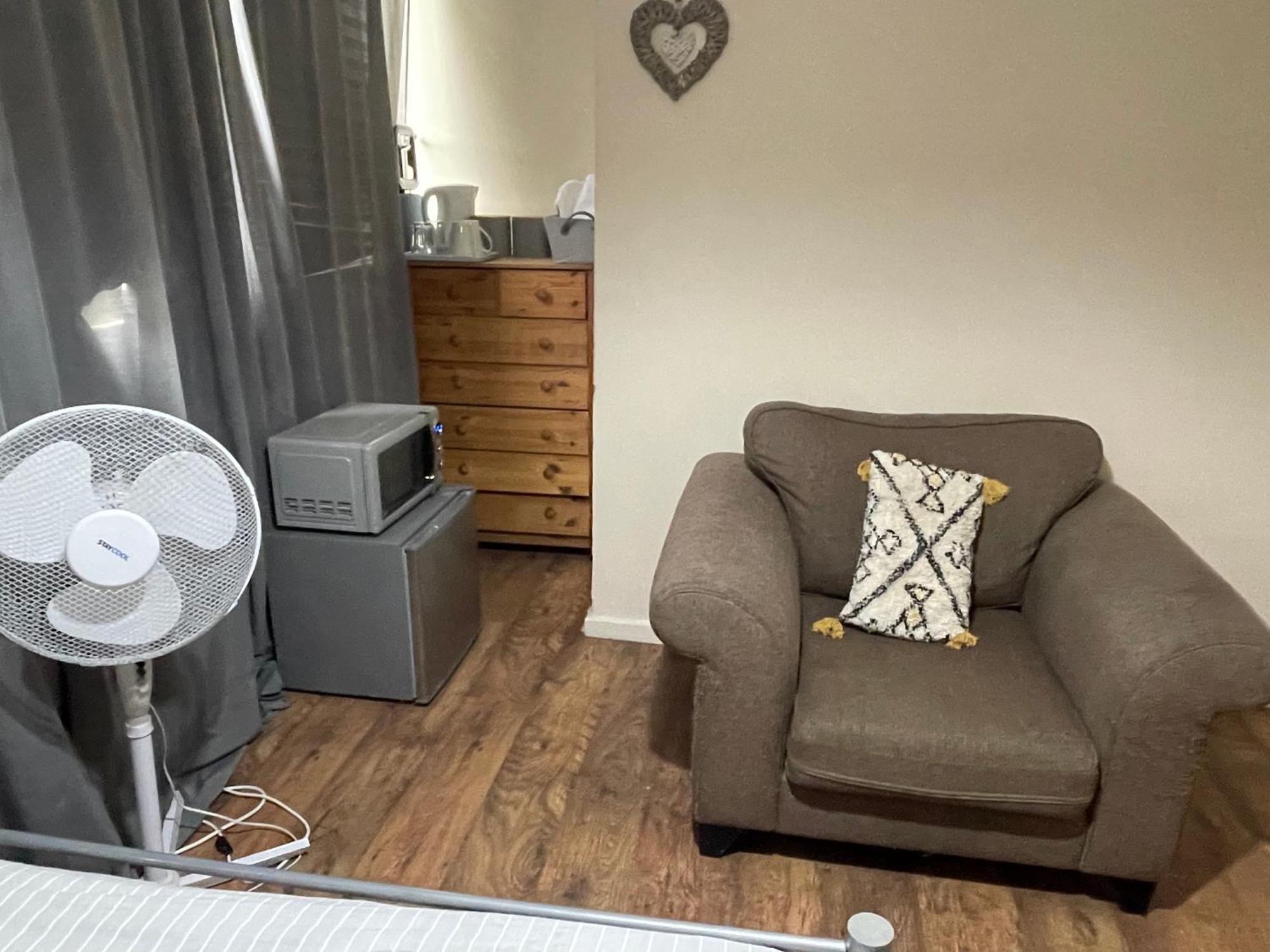 Comfortable Double Room 런던 외부 사진