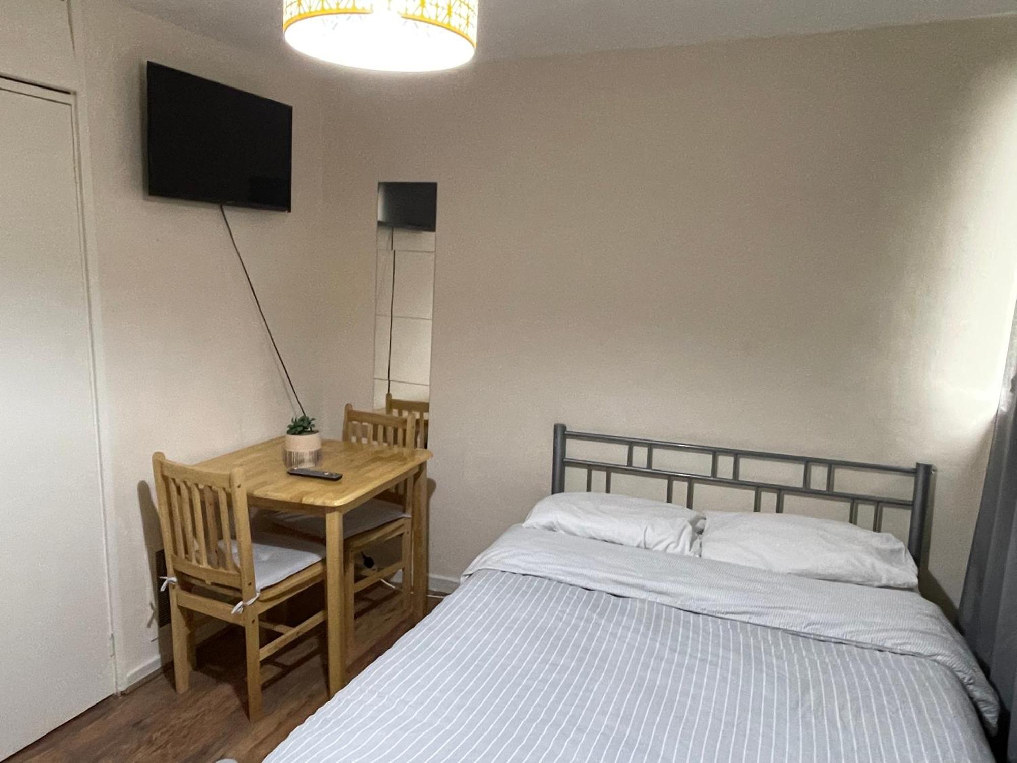 Comfortable Double Room 런던 외부 사진